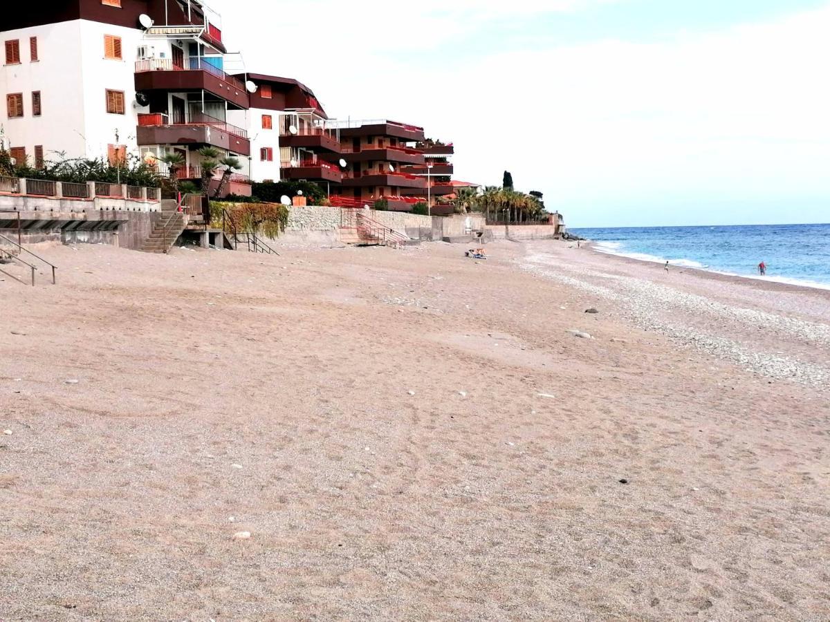 Oltremare Taormina Letojanni Lägenhet Exteriör bild